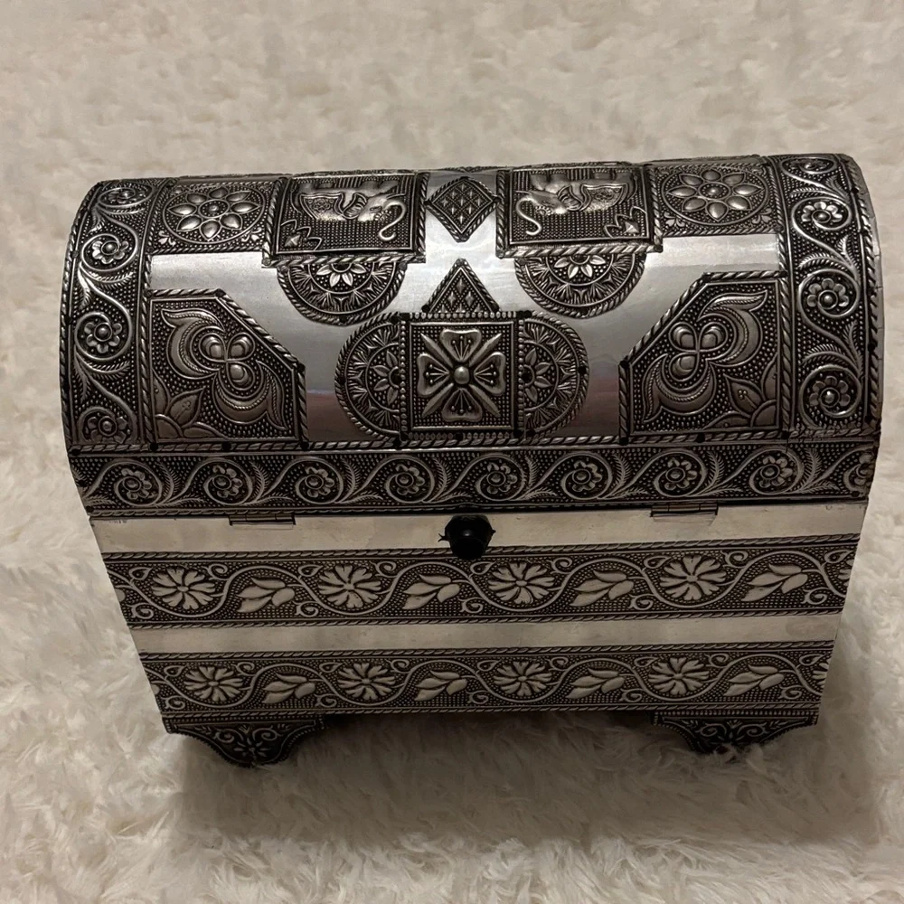 Brighton Silver Elephant Motif Jewelry Chest on rollers